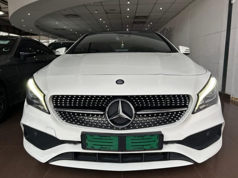 Mercedes-Benz CLA 200 Auto