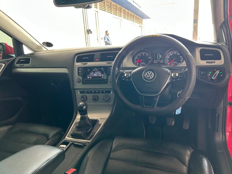 VOLKSWAGEN GOLF 7 TSI COMFORTLINE