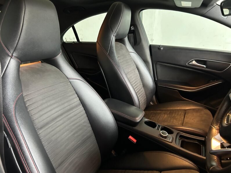 Mercedes-Benz CLA 200 Auto