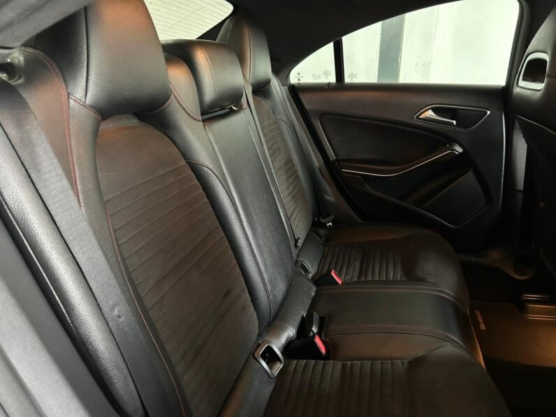 Mercedes-Benz CLA 200 Auto