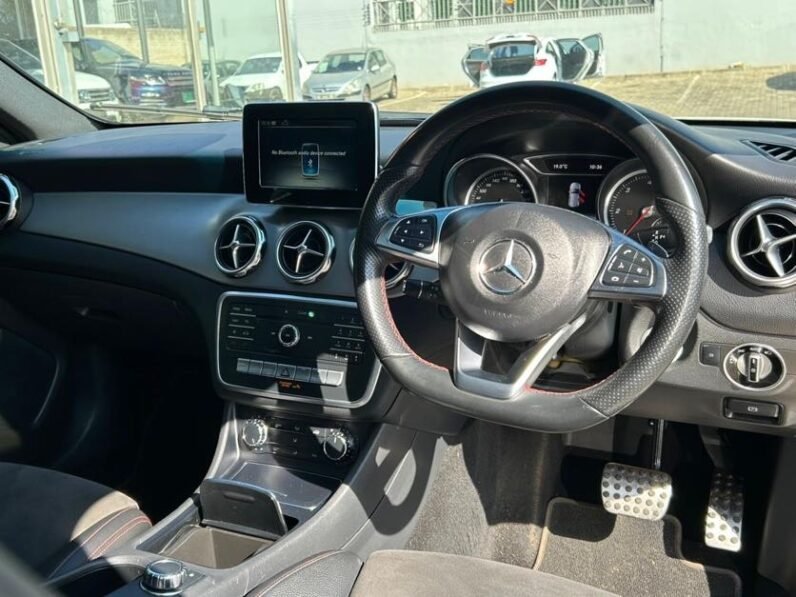 Mercedes-Benz GLA 200d Auto