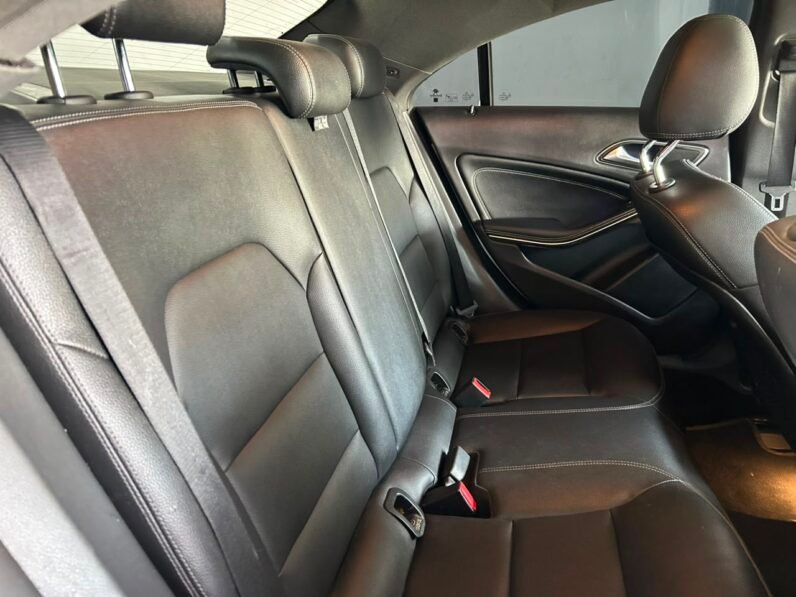 MERCEDES BENZ CLA 220D