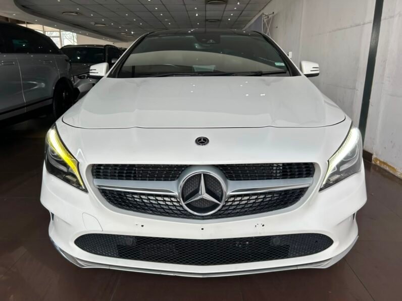 MERCEDES BENZ CLA 220D