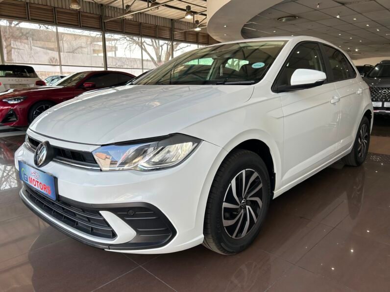 VOLKSWAGEN POLO LIFE