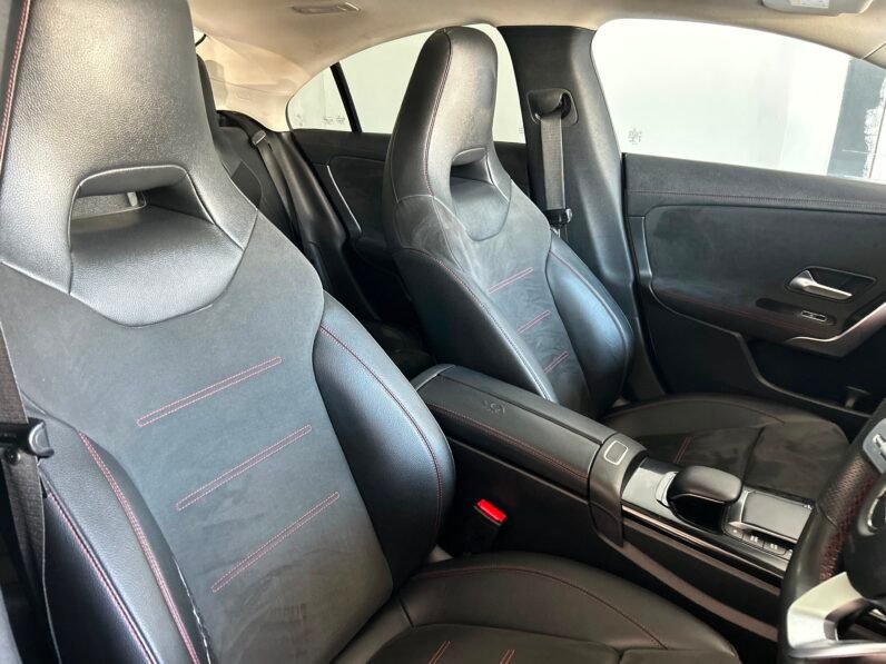 Mercedes-Benz CLA 220d Auto