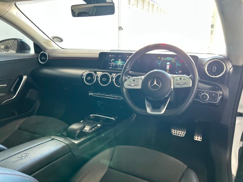 Mercedes-Benz CLA 220d Auto