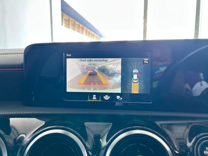Mercedes-Benz CLA 220d Auto