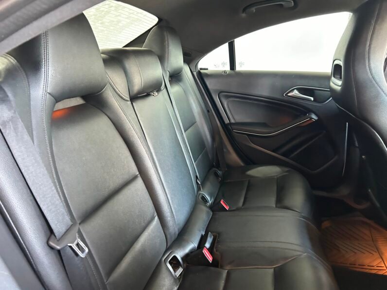 MERCEDES BENZ CLA220D