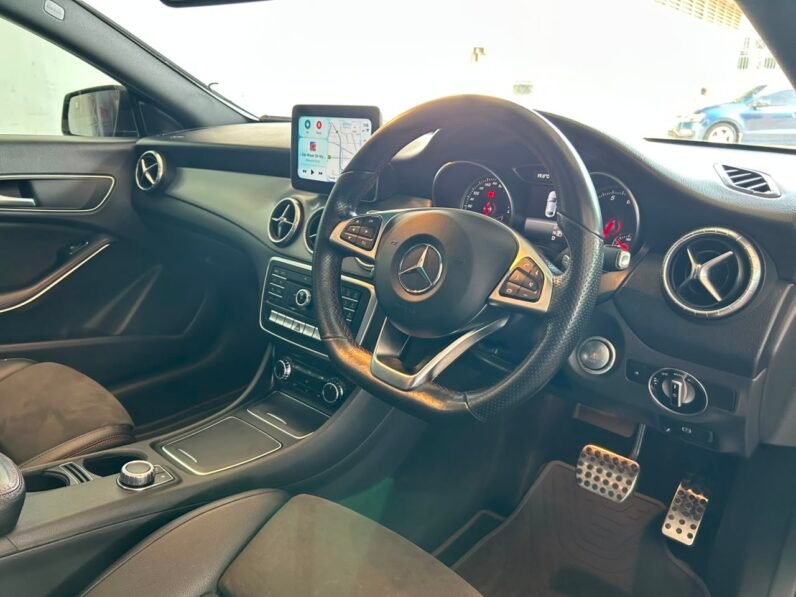MERCEDES BENZ CLA 200