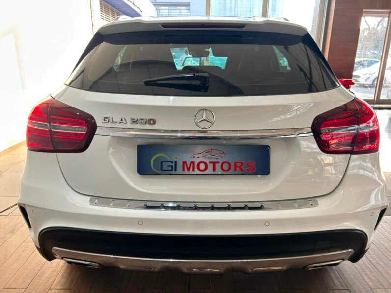Mercedes-Benz GLA 200