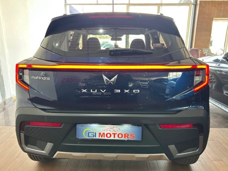 MAHINDRA XUV 3X0