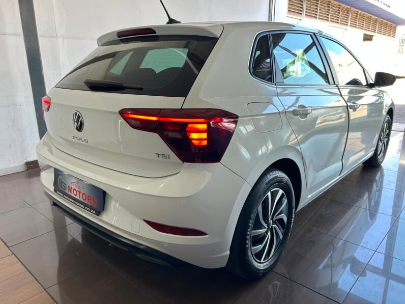 VOLKSWAGEN POLO LIFE