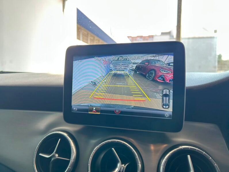 MERCEDES BENZ CLA 200