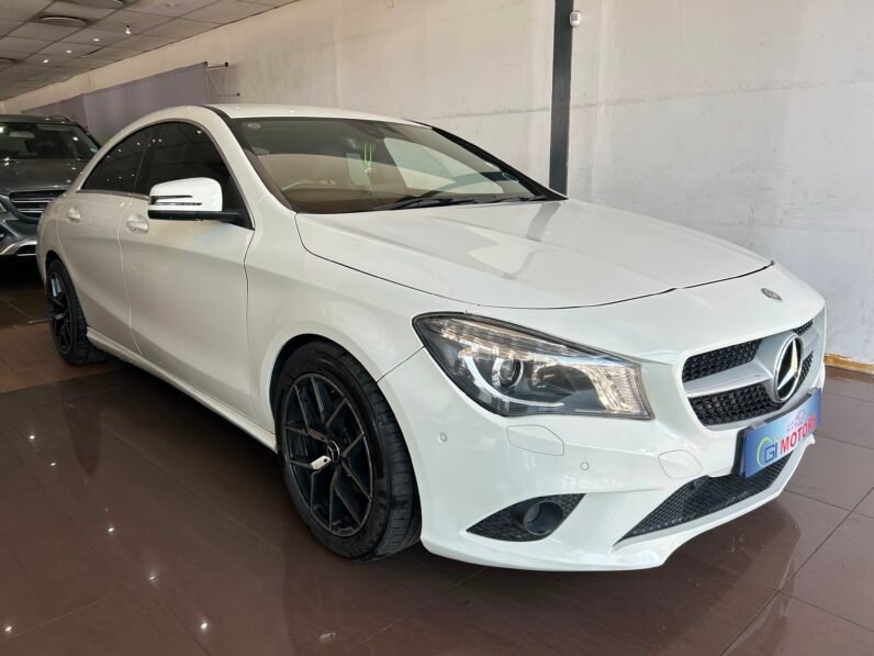 MERCEDES BENZ CLA220D