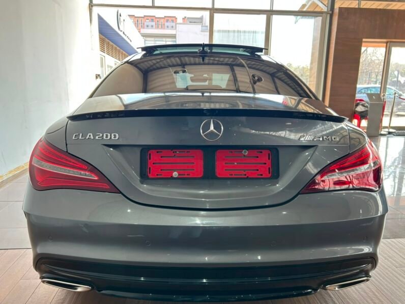 MERCEDES BENZ CLA 200