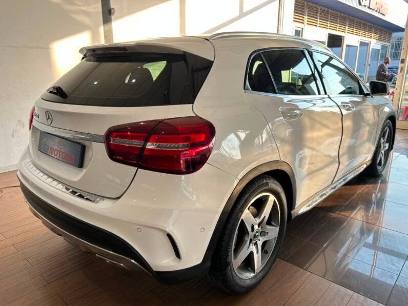 Mercedes-Benz GLA 200
