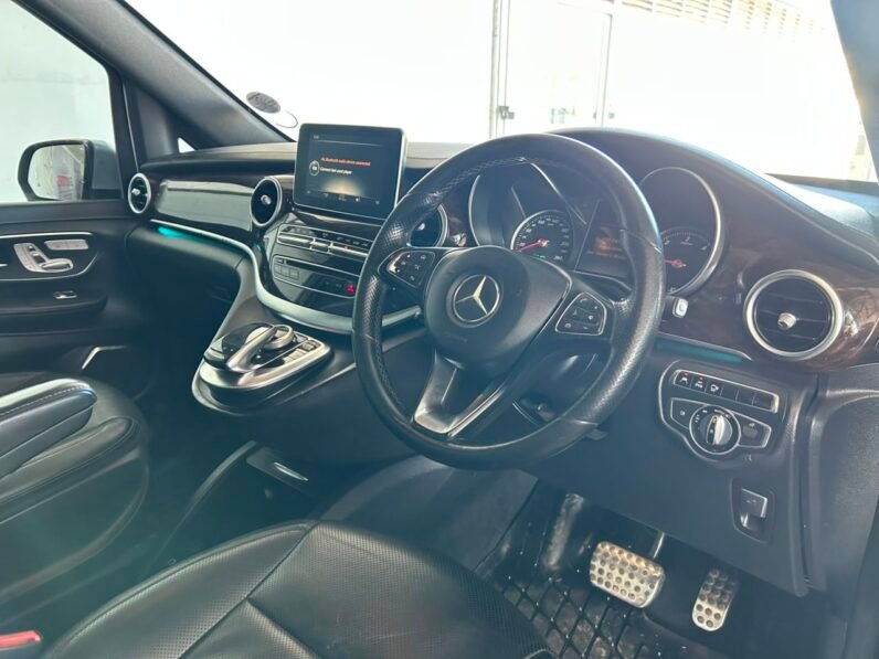 Mercedes-Benz V-Class V 200 CDi Auto