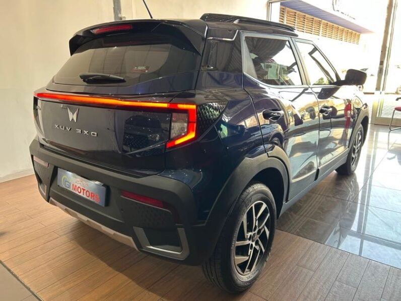 MAHINDRA XUV 3X0