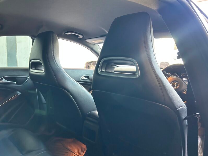 MERCEDES BENZ CLA220D