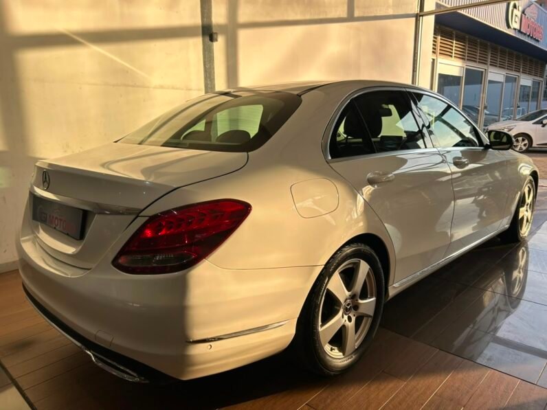 MERCEDES BENZ C220
