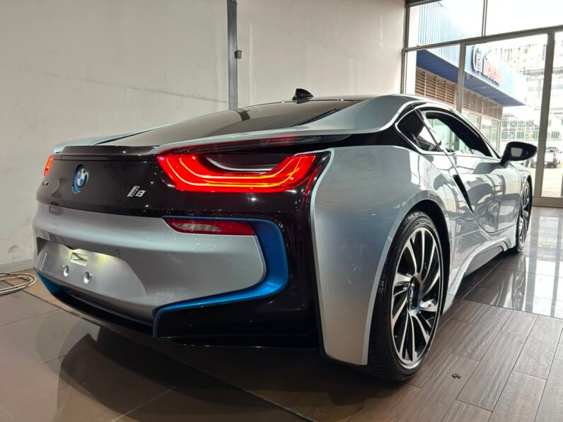 2017 BMW i8 eDrive Coupe