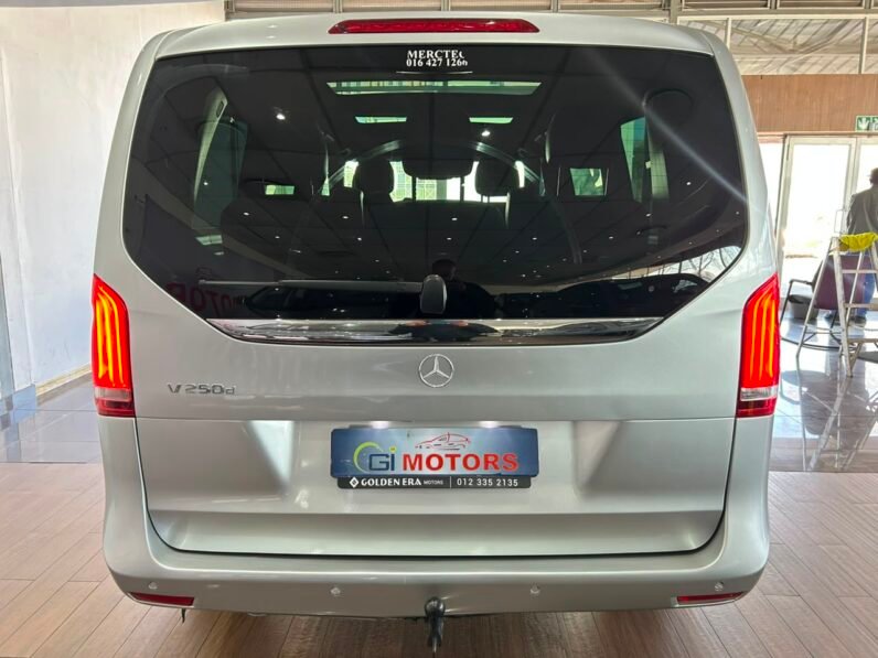Mercedes-Benz V-Class V 200 CDi Auto