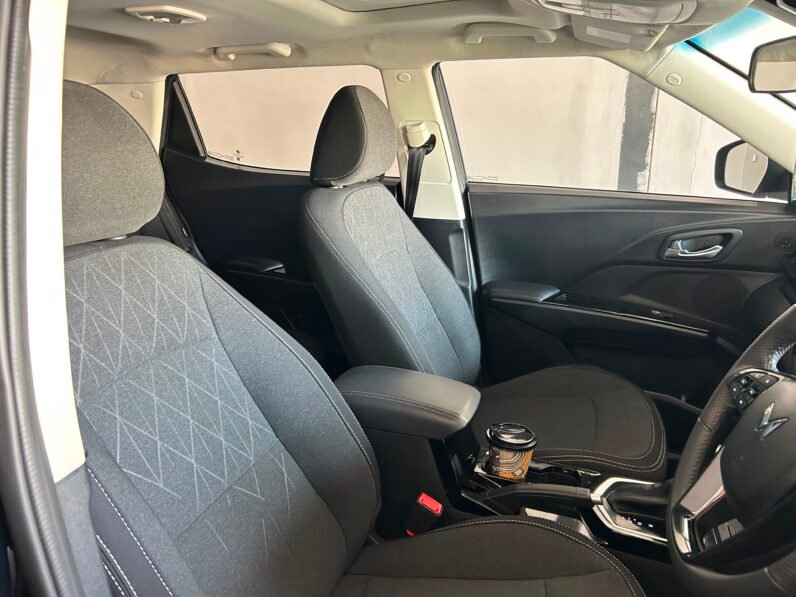 MAHINDRA XUV 3X0