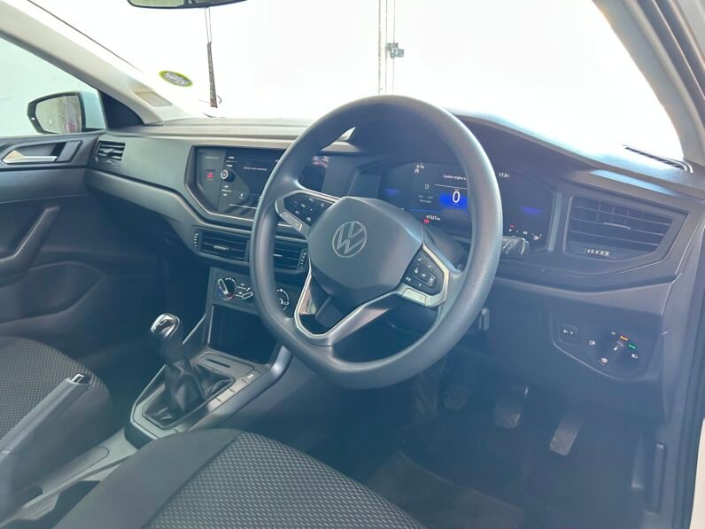VOLKSWAGEN POLO LIFE