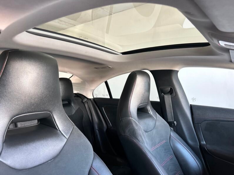 Mercedes-Benz CLA 220d Auto