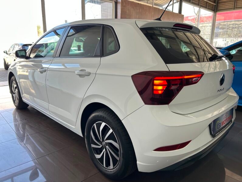 VOLKSWAGEN POLO LIFE
