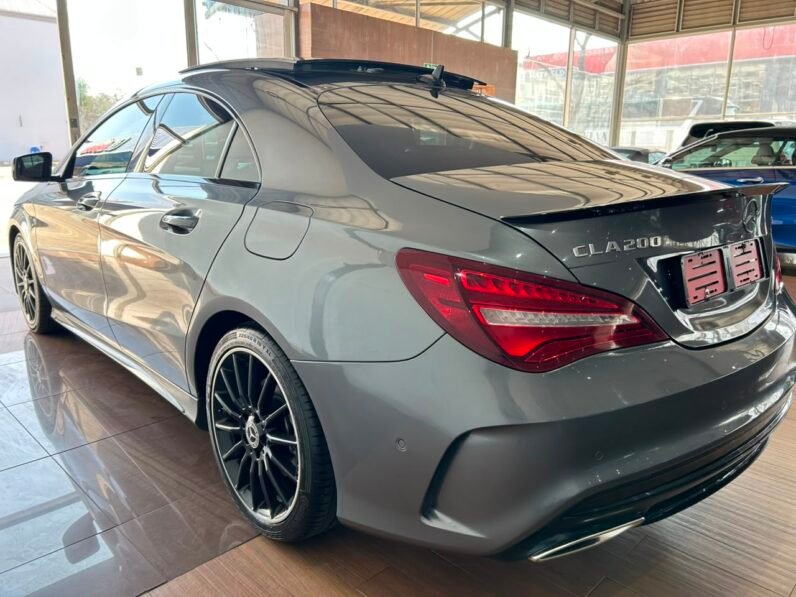 MERCEDES BENZ CLA 200