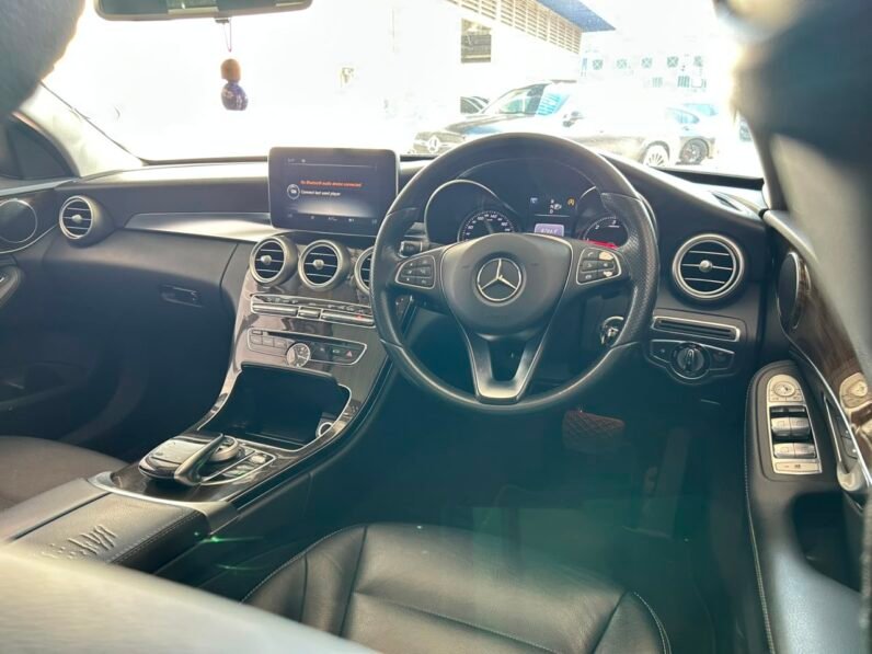 MERCEDES BENZ C 220D