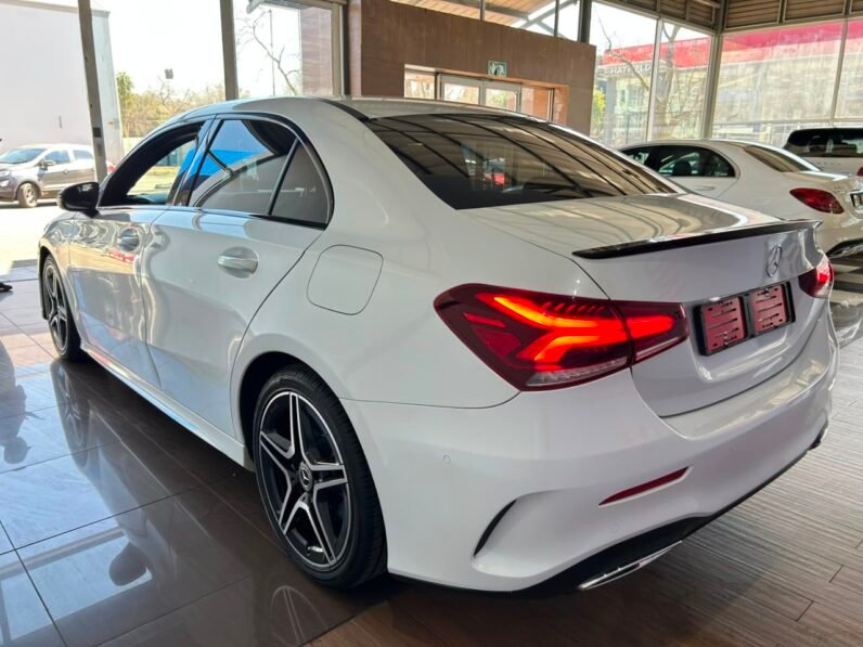 MERCEDES BENZ A200 SEDAN