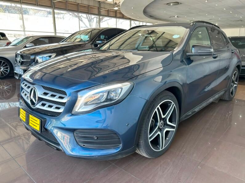 MERCEDES BENZ GLA 200