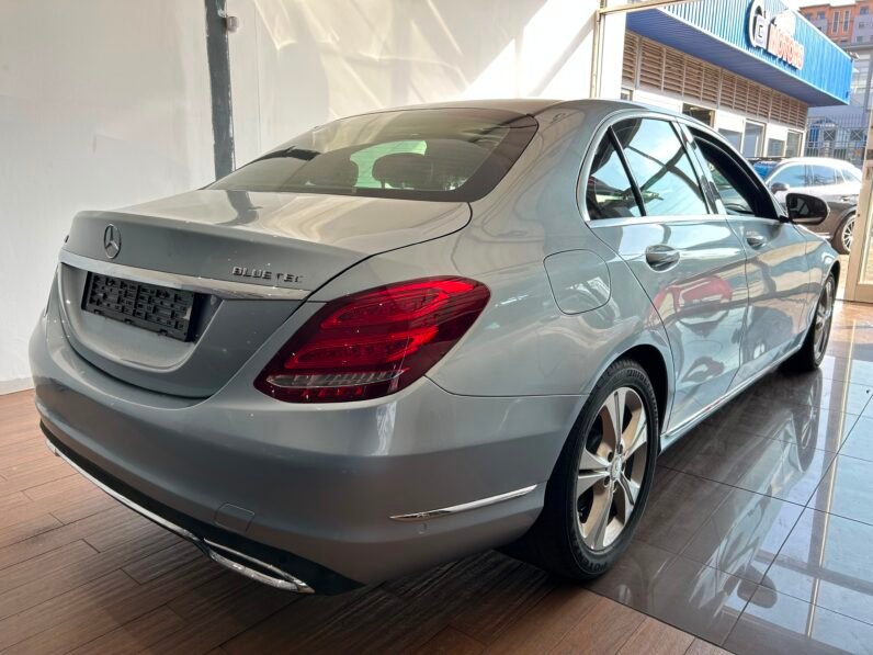 MERCEDES BENZ C 220D
