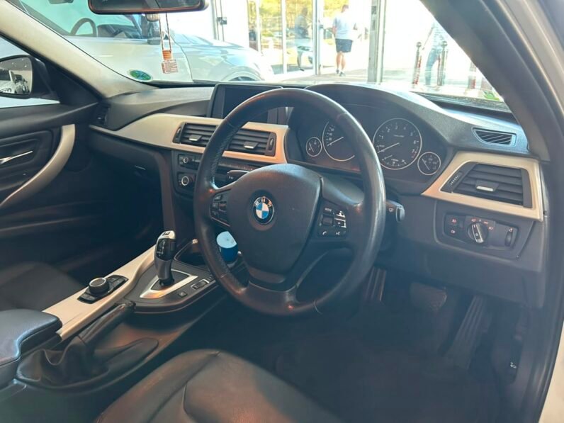 BMW 320i
