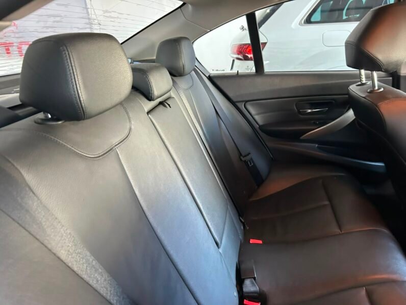 BMW 320i