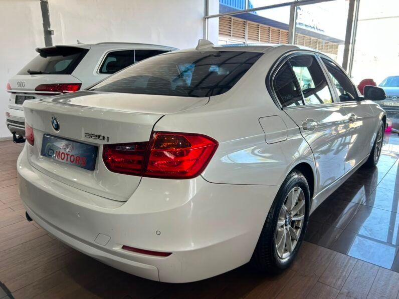 BMW 320i