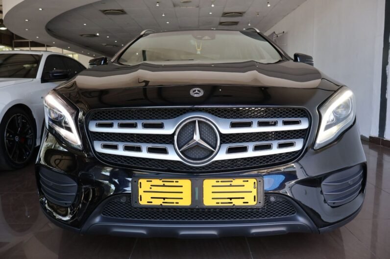 MERCEDES BENZ GLA 200