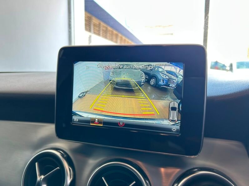 MERCEDES BENZ GLA 200