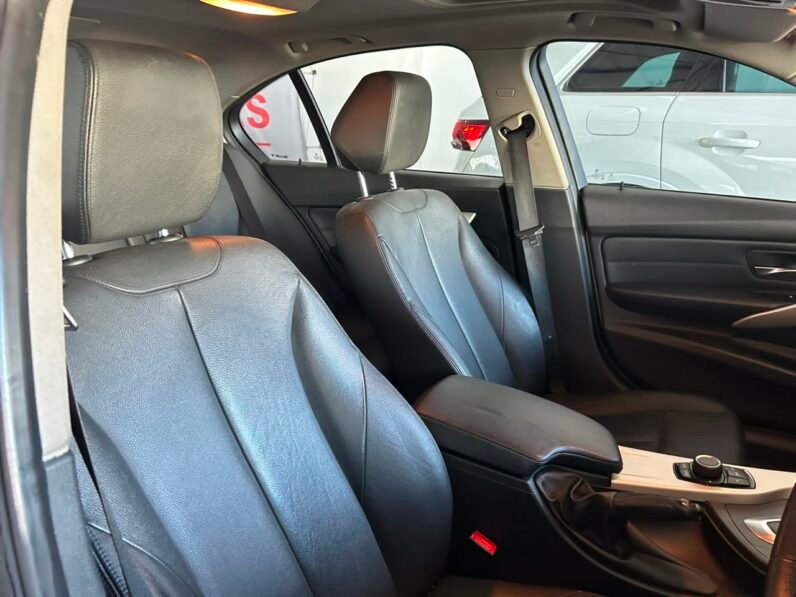 BMW 320i
