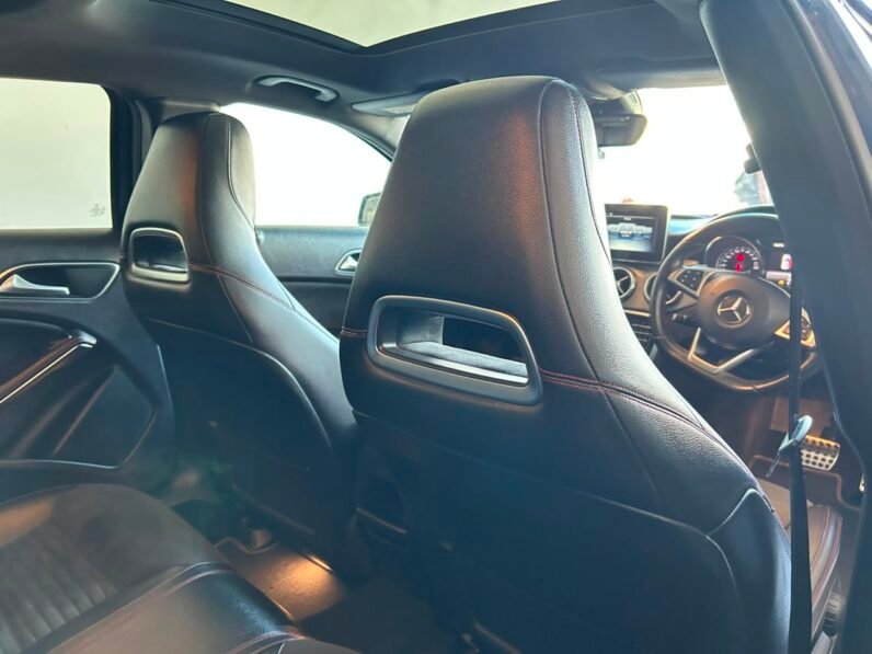 MERCEDES BENZ GLA 200