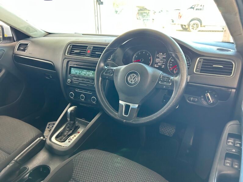 VOLKSWAGEN JETTA 1.4