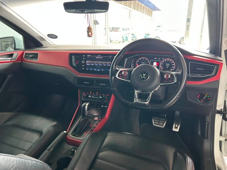 VOLKSWAGEN POLO 2.0 DSG