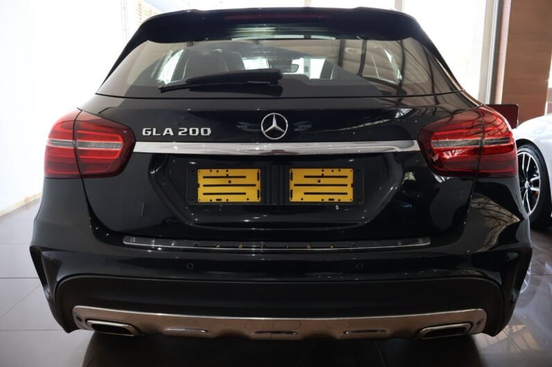 MERCEDES BENZ GLA 200
