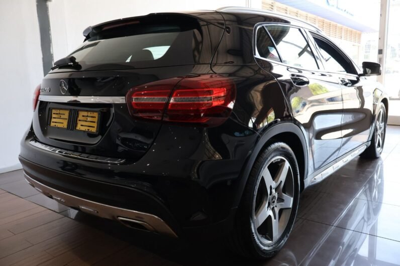 MERCEDES BENZ GLA 200