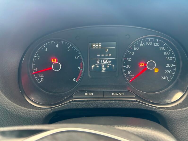 VOLKSWAGEN POLO VIVO 1.6 HIGHLINE
