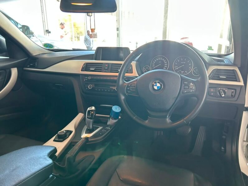 BMW 320i