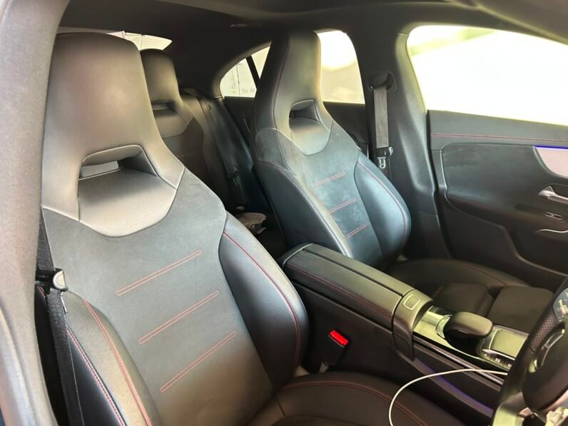 MERCEDES BENZ CLA 200