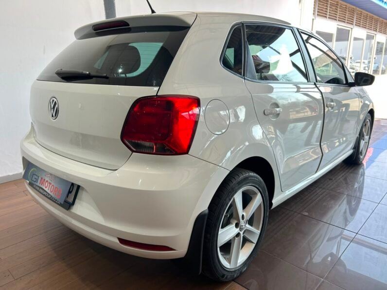 VOLKSWAGEN POLO VIVO 1.6 HIGHLINE